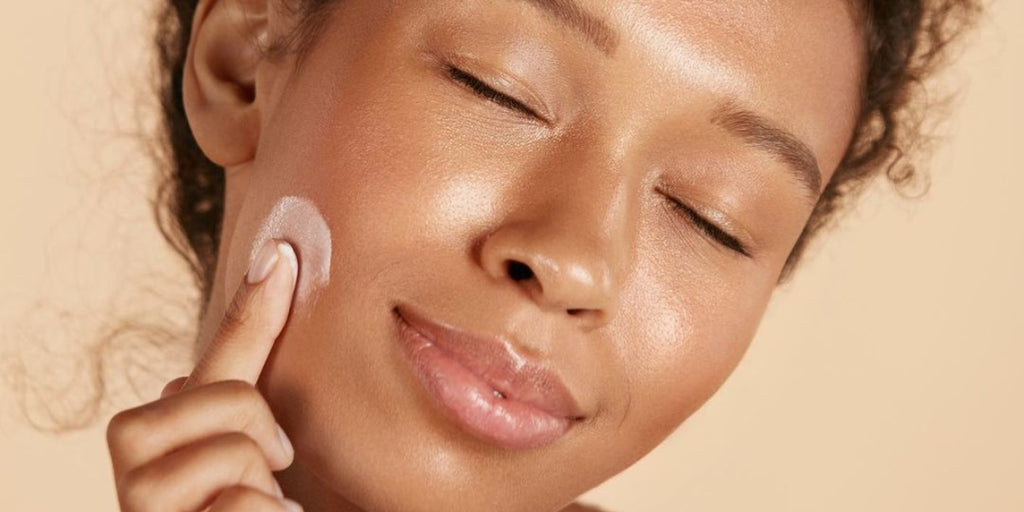 Makeup Tips for Oily Skin: Keep Your Look Fresh All Day